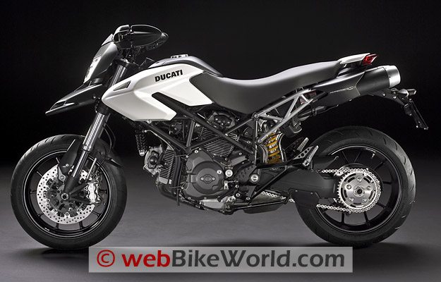  While its motard feeling is enhanced by wide bars and handguards, the 796's 