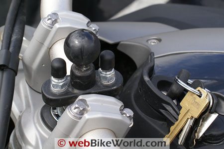  Mounts on Bmw F 800 Gs   Gps Mount