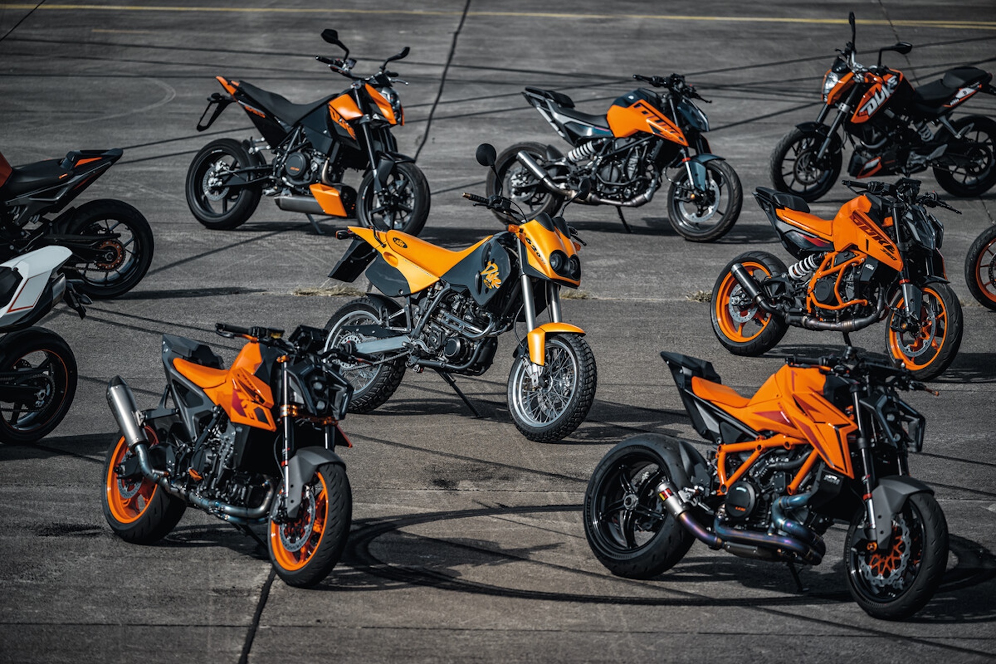 Whats Ktm Planning For Their Years Of Duke Campaign Webbikeworld