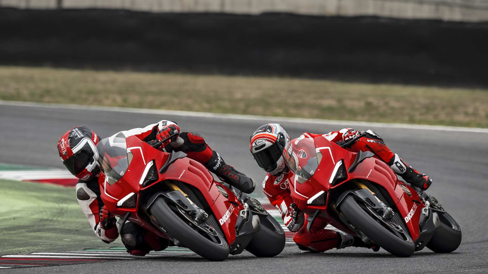 2021 Ducati Panigale V4 R [Specs, Features, Photos]