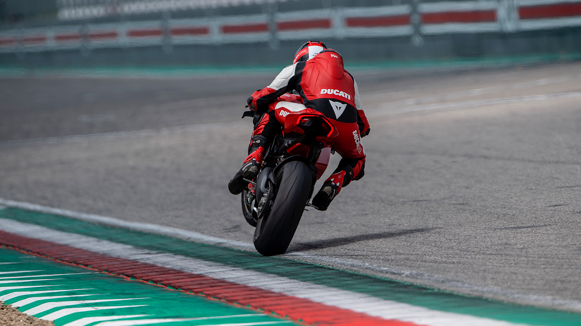 2021 Ducati Panigale V4 Buyer's Guide: Specs, Photos, Price