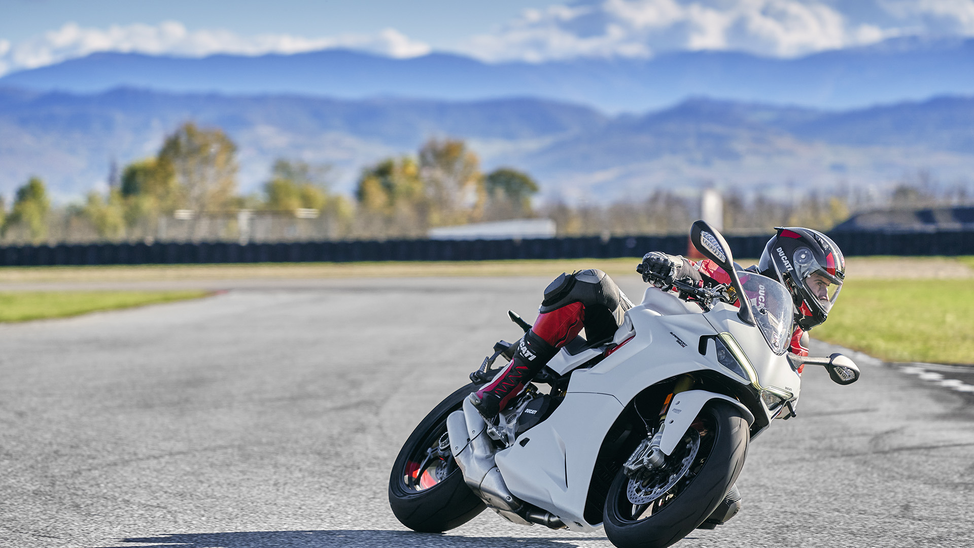 Supersport 950 deals s 2021