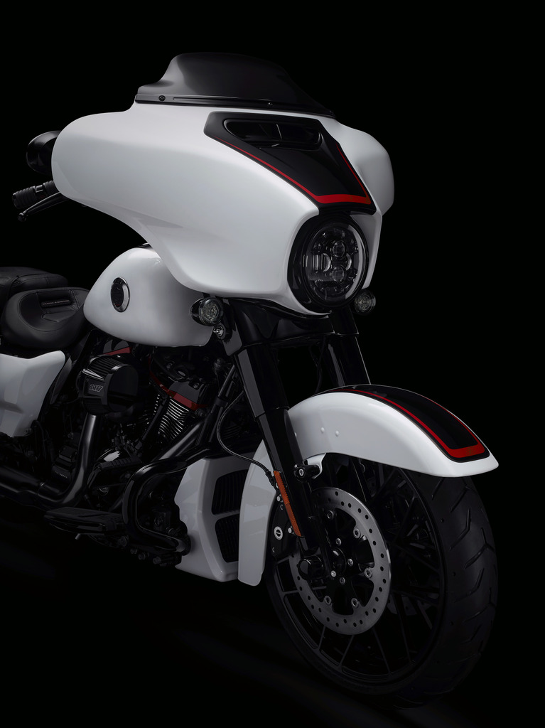 Harley cvo deals street glide 2021