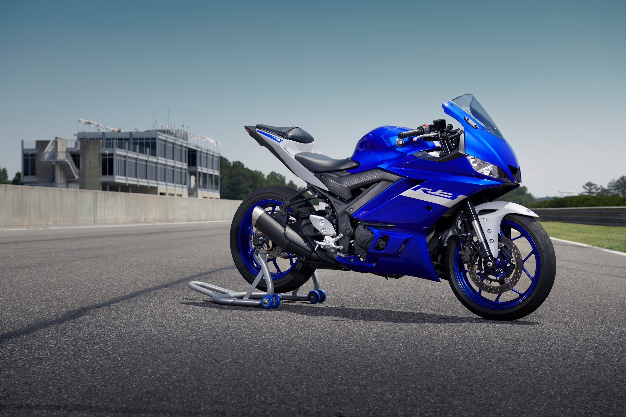 2021 Yamaha YZF R3 and Monster Energy MotoGP YZF R3 Specs