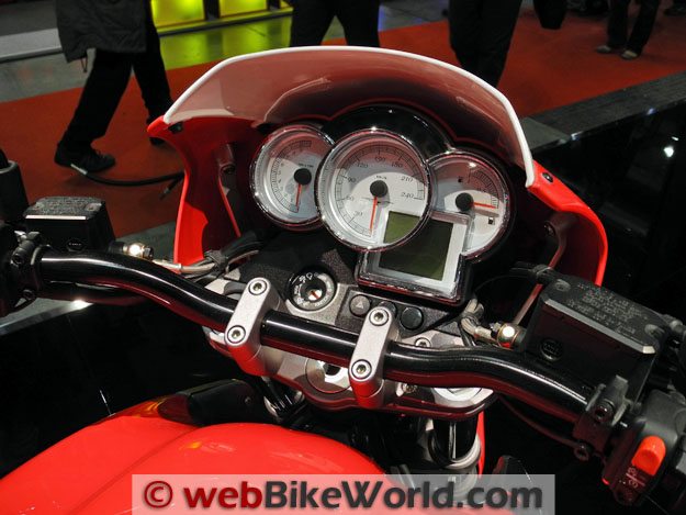 Moto Guzzi Sport 8V - Instruments