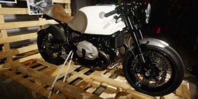 Deus Ex Machina Kawasaki BMW R nineT Heinrich Maneuver