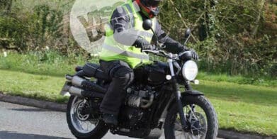 Triumph Scrambler (Photo Visor Down)