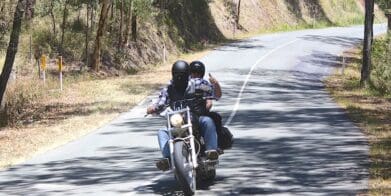 Mt Glorious pass overtake over solid white lines warning