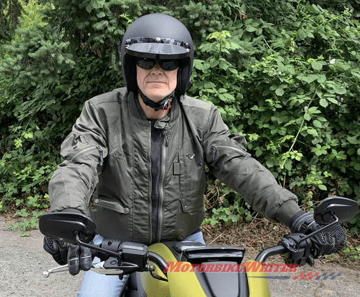 Revisión del casco bluetooth para moto Sena Savage.