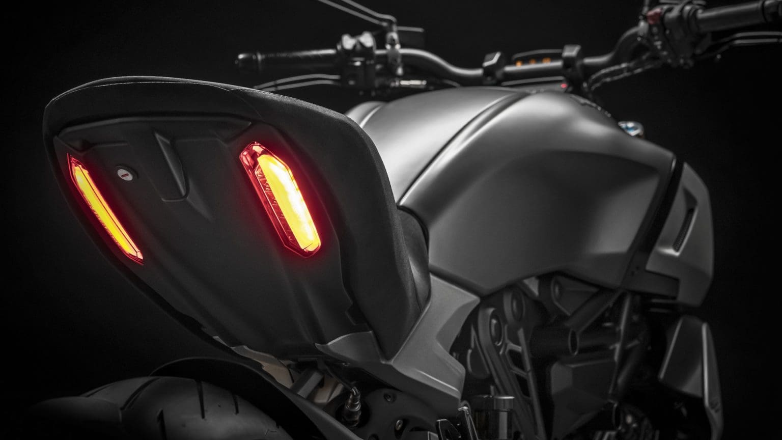 2020 ducati diavel 1260 07 1536x864