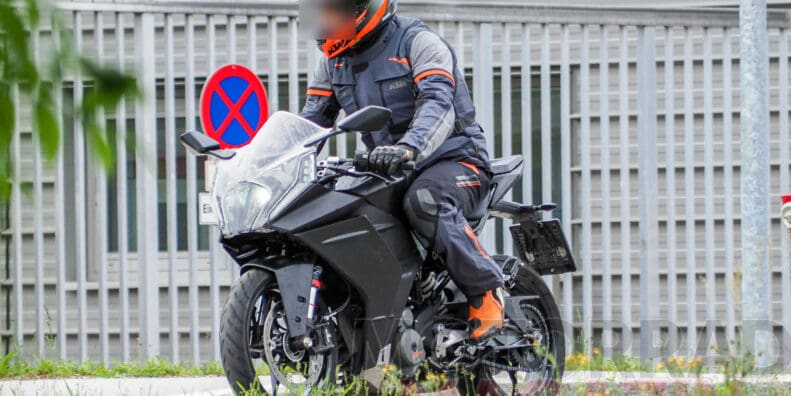 2021 KTM RC 390