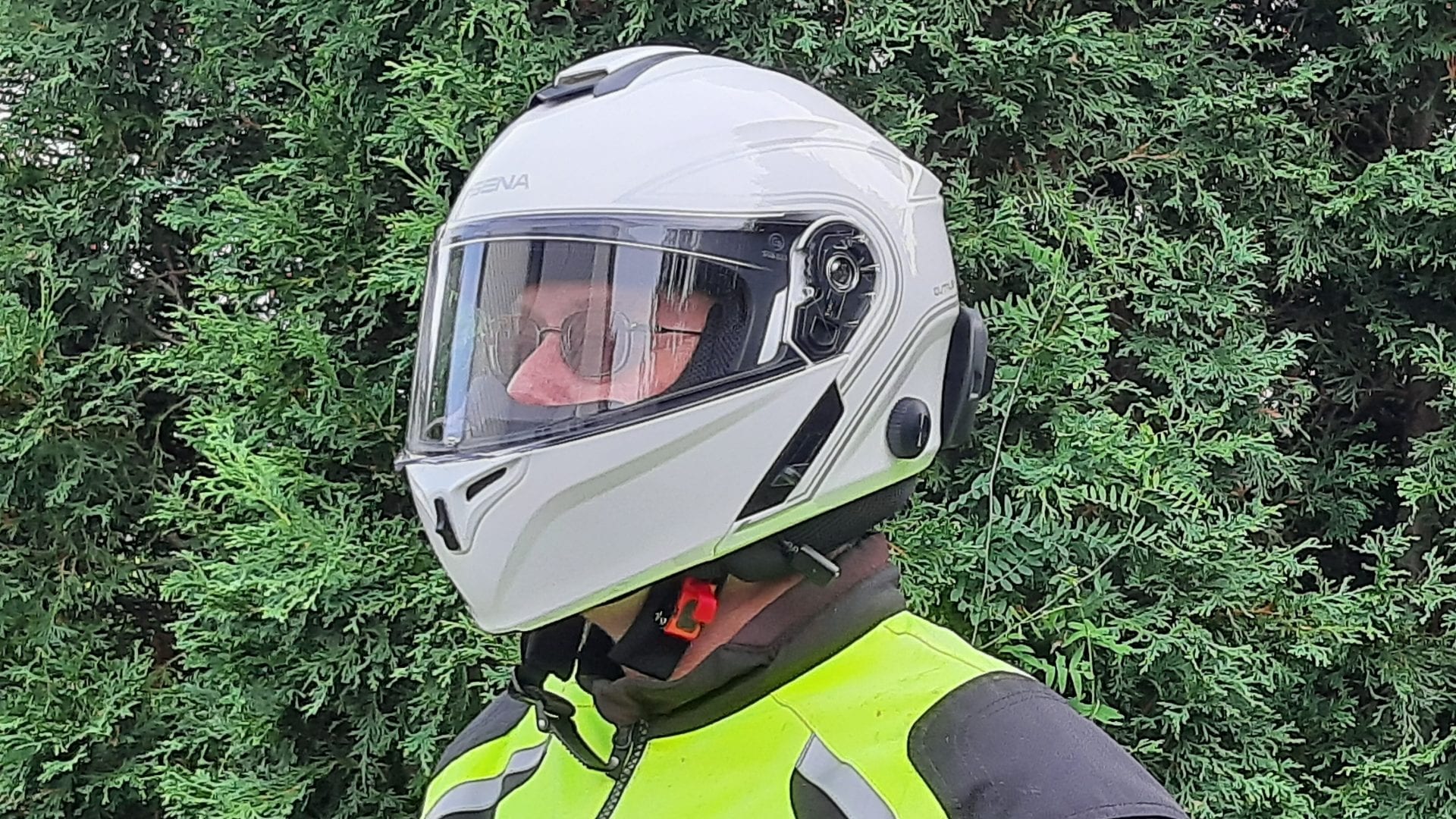 [Review] Sena Outrush Modular Helmet