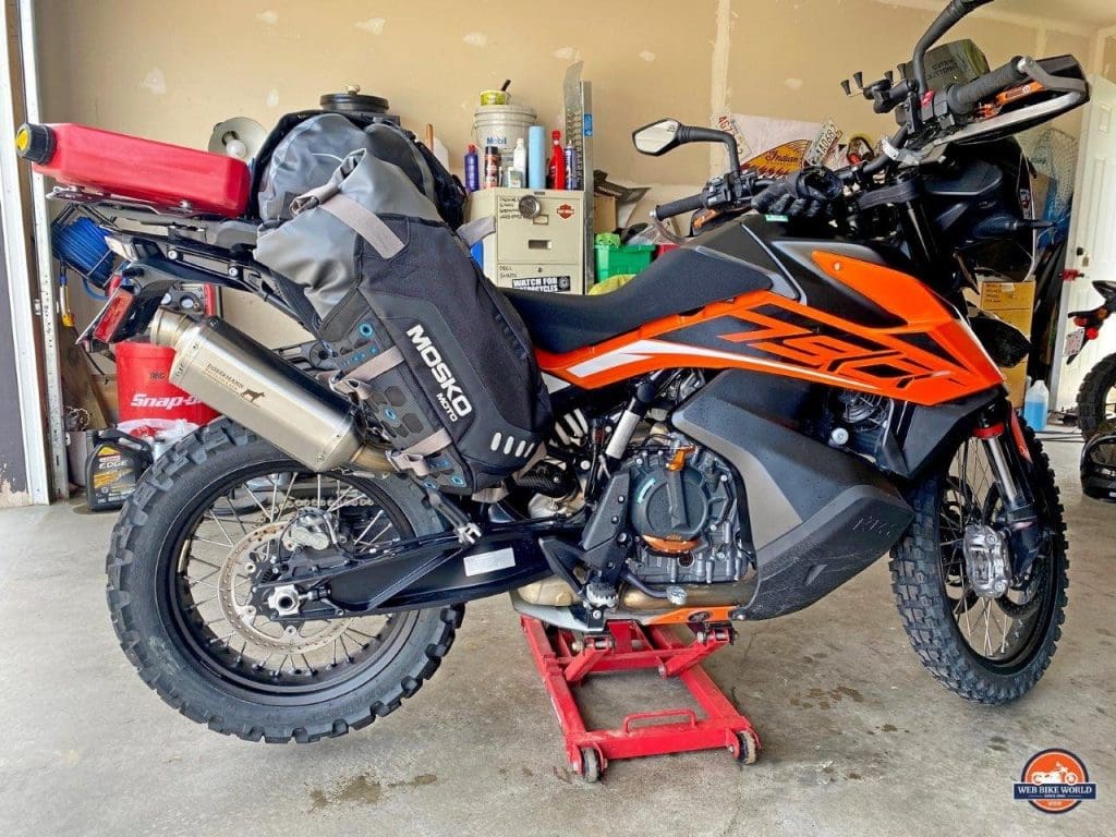 Side view of the Mosko Moto Reckless 80L V3.0 Revolver luggage system installed on a KTM 790 Adventure.