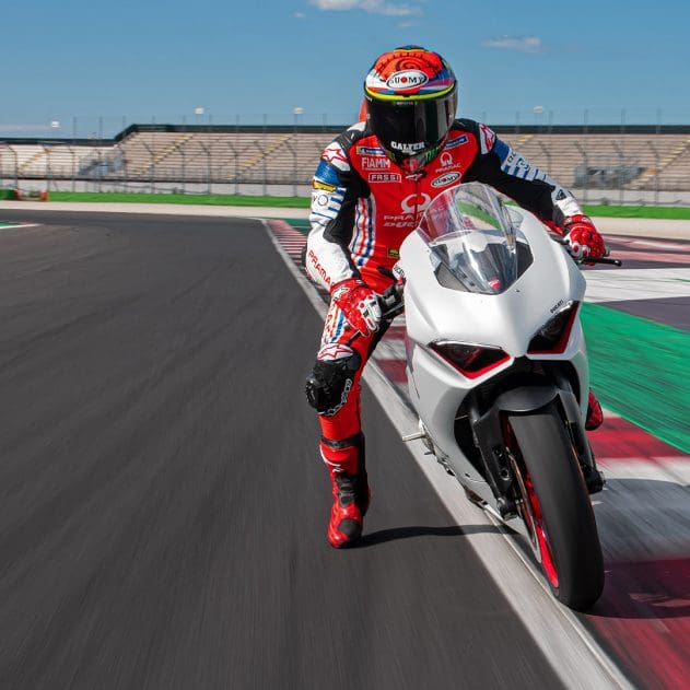 2021 Ducati Panigale V2 [Specs, Features, Photos] | WBW