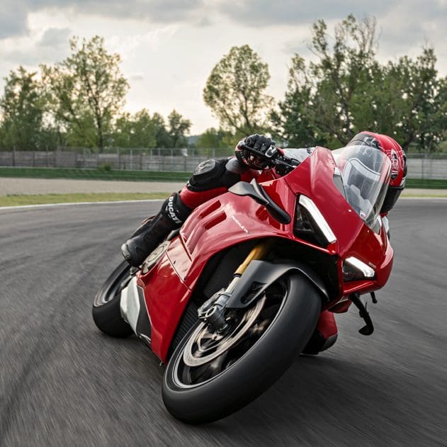 2021 Ducati Panigale V2 [Specs, Features, Photos] | WBW