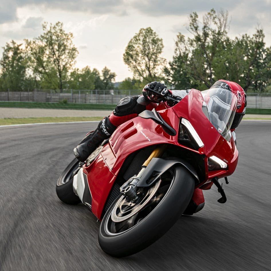 2021 Ducati Panigale V2 [Specs, Features, Photos] | wBW