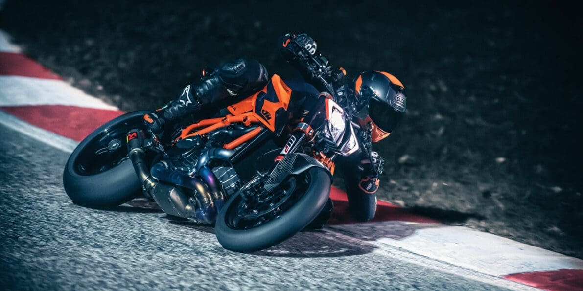 2021 KTM 1290 Super Duke R [Specs, Features, Photos] | wBW