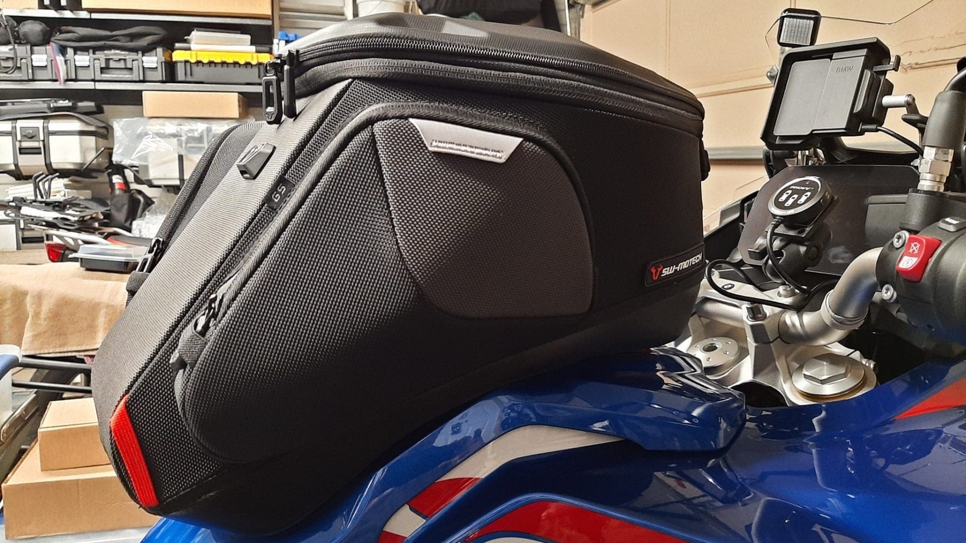 [REVIEW] SW-Motech Pro GS Tank Bag & Pro Tank Ring Kit