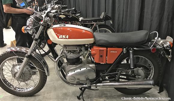 1971 BSA A70 Lightning - webBikeWorld