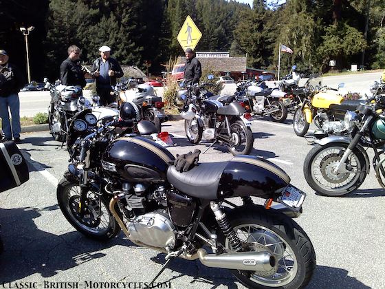 triumph bonneville thruxton, alices restaurant, thruxton, triumph bonneville, bsaocnc