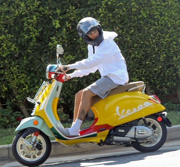 Piaggio launches new special edition Vespa X Justin Bieber scooter -  BikeWale
