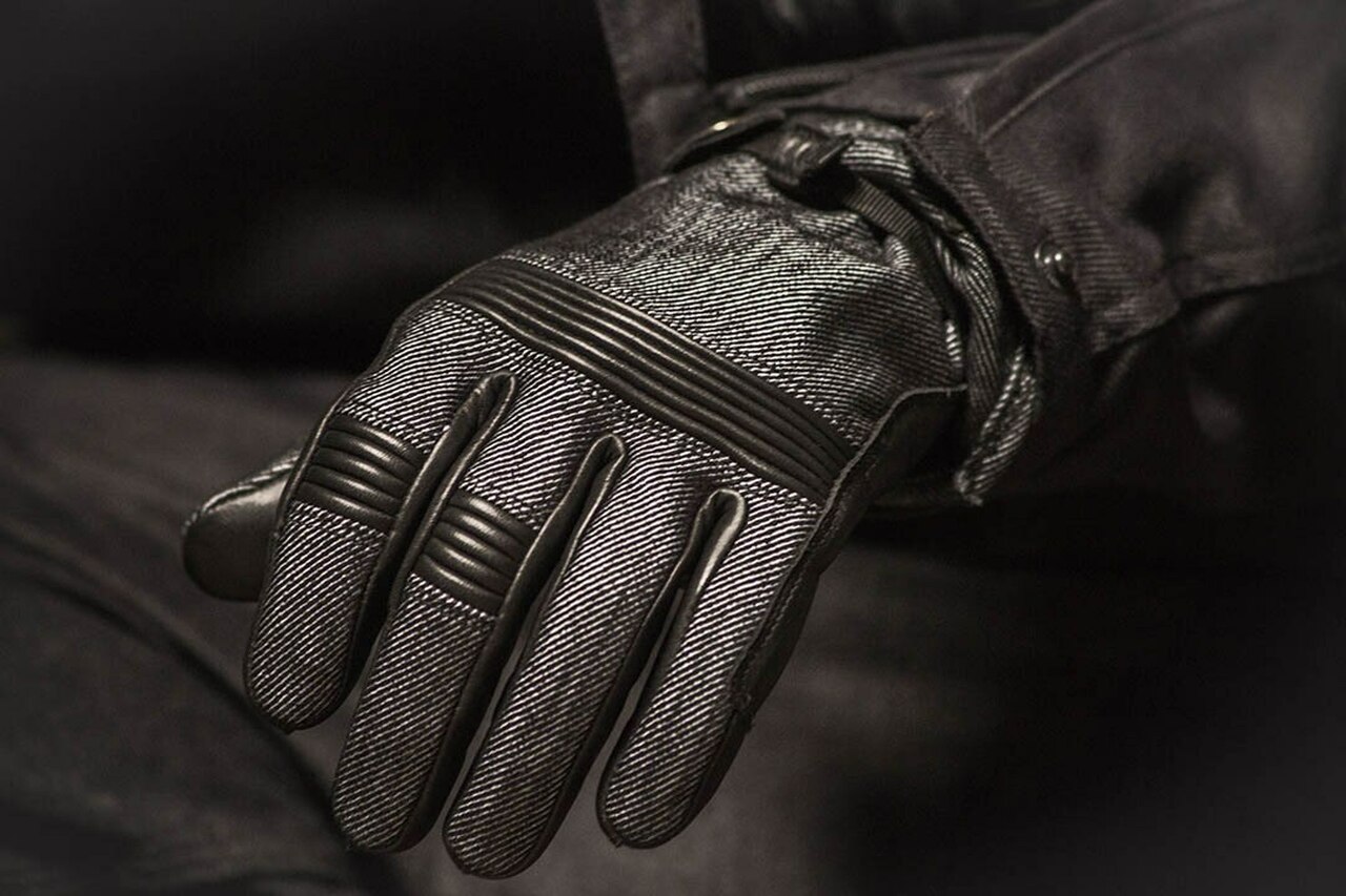 Deal of the Week: Short Cuff Motorcycle Gloves Over 40% Off - webBikeWorld