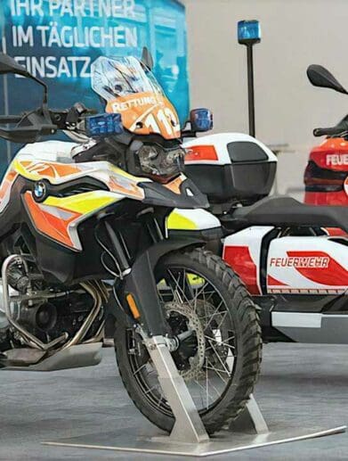 BMW’s New CE-04 and F 850 GS showcased at the 2022 Interschutz. Photo courtesy of RideApart.