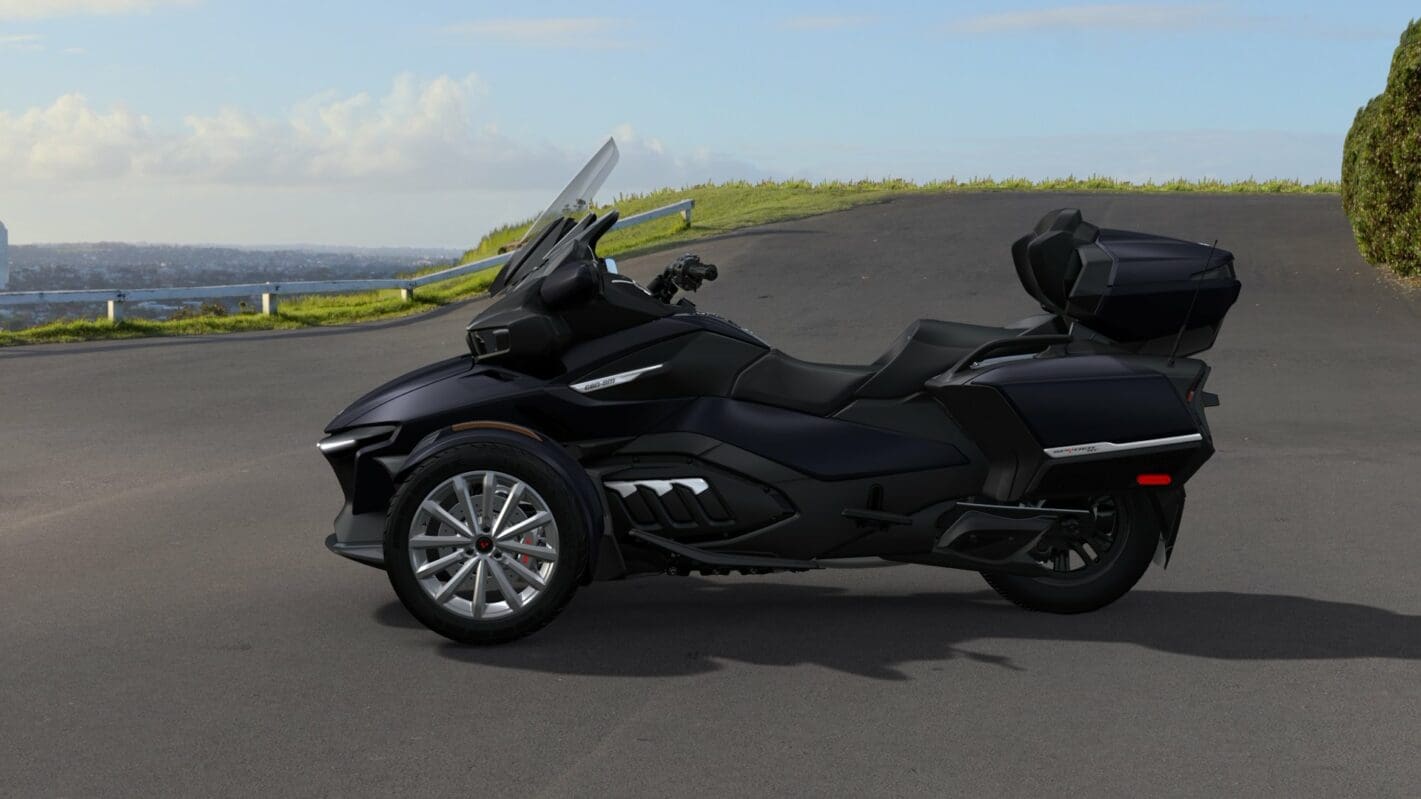 2022 CanAm Spyder RT Sea to Sky [Specs, Features, Photos] wBW