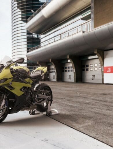 2022 BMW M1000RR