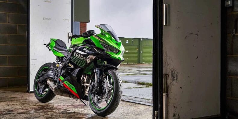 A view of Kawasaki's Ninja 25R. Media sourced from MCN.