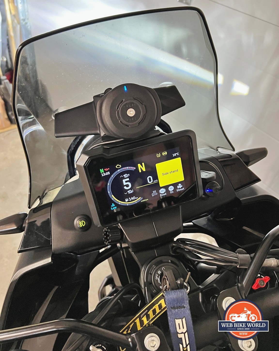 War of the Phone Mounts / Quad Lock's Comeback To Peak Design Magnetic  Mount - Adventure Rider