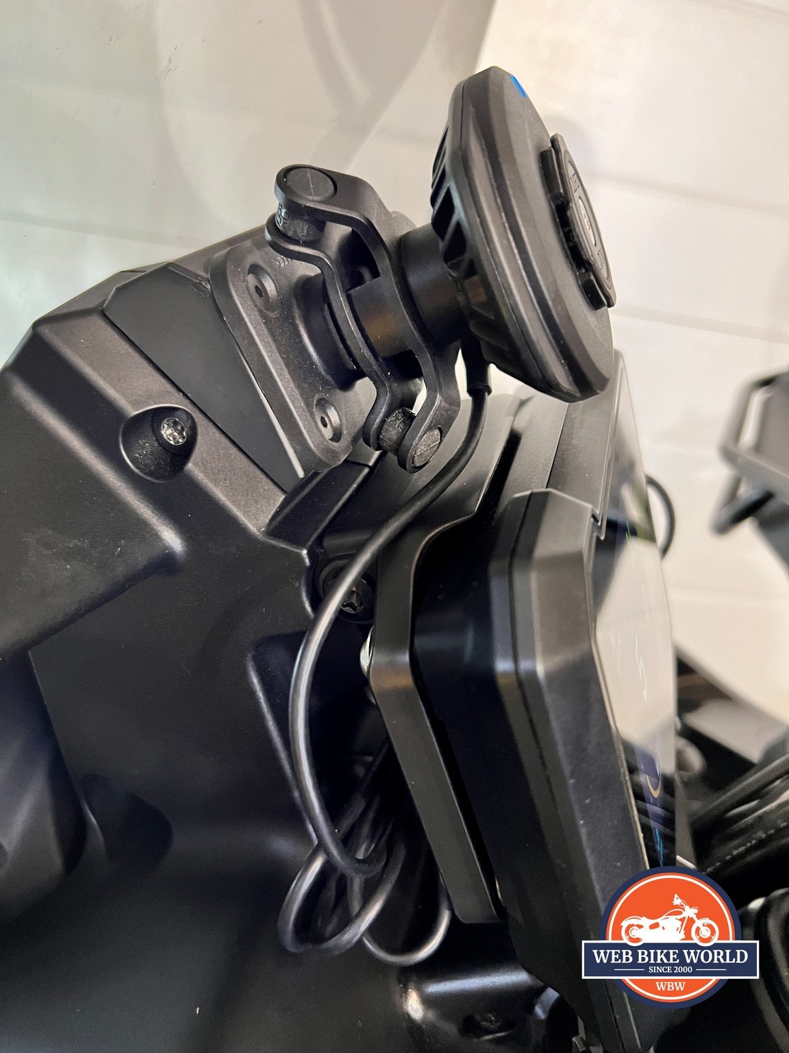 Quad Lock Motorcycle Cell Phone Mount. Is it worth the hype?