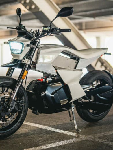 The Ryvid Anthem- a new, ultra-lightweight electric motorcycle featuring a host of perks for the bargain-friendly price of $7,800 USD. Media sourced from Roadracing World.