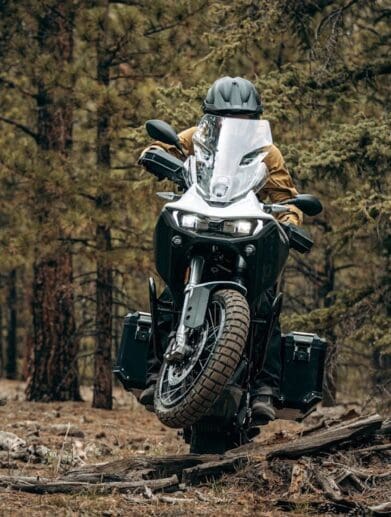 Zero's all-new DSR/X adventure bike out for a quick soon. Media sourced from Engadget.