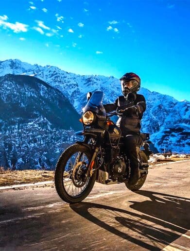 A Royal Enfield Himalayan rider in gorgeous topography. Media sourced from Motorbiscuit.