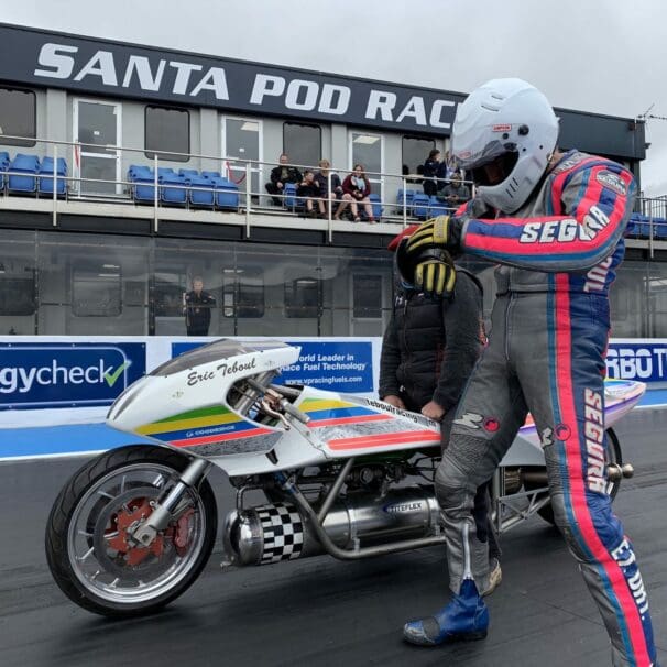 Eric “Rocketman” Teboul blasting a four-second quarter mile. Media sourced from Drag Bike News.