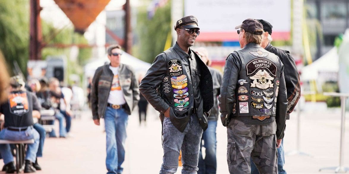 A crew of HOGs shooting the breeze. Media sourced from CycleWorld.