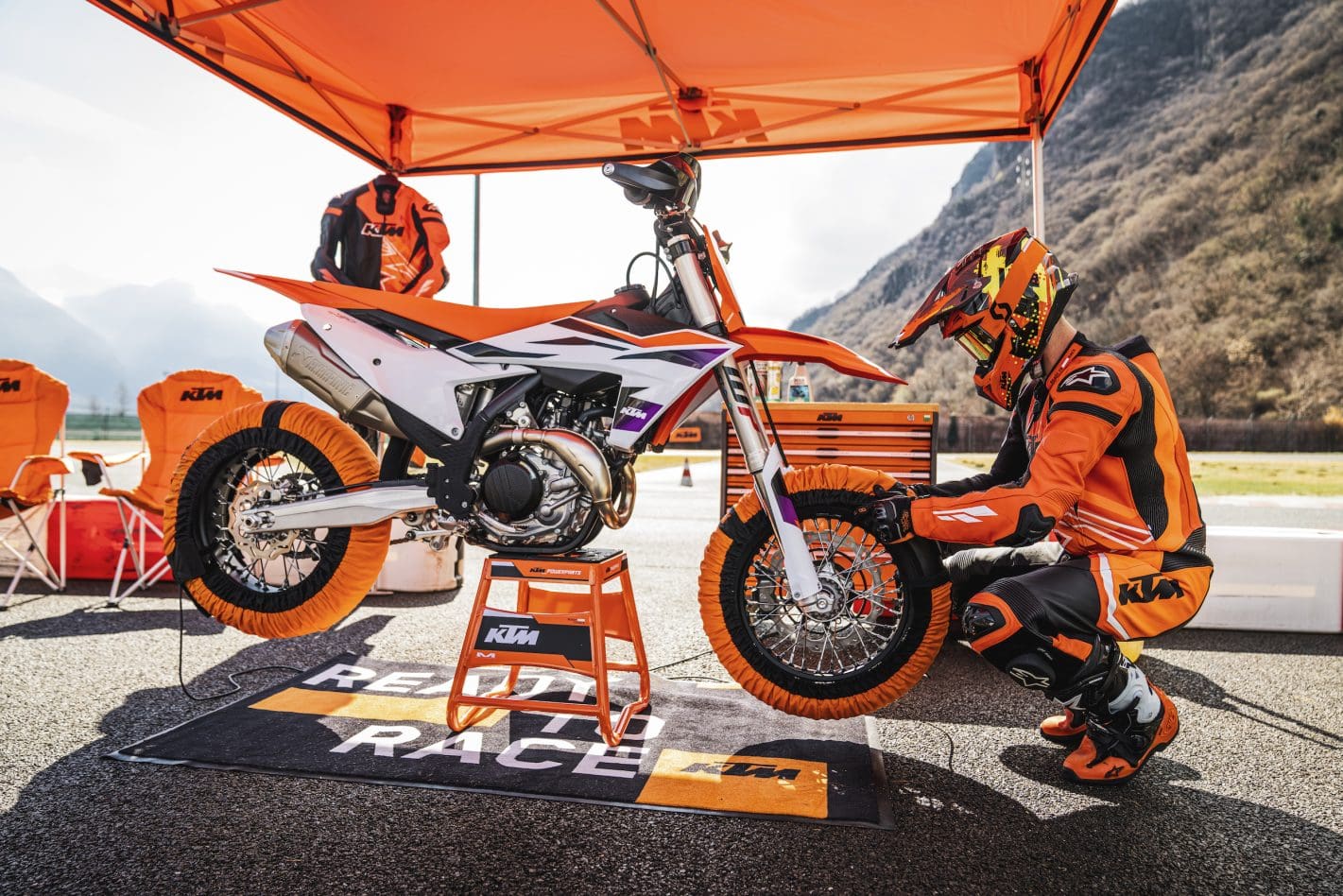 KTM Introducing the 2024 450 SMR webBikeWorld