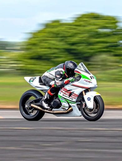 A view of Jarrod "Jack" Frost, setting a wicked speed record at Elvington. Media sourced from MCN.