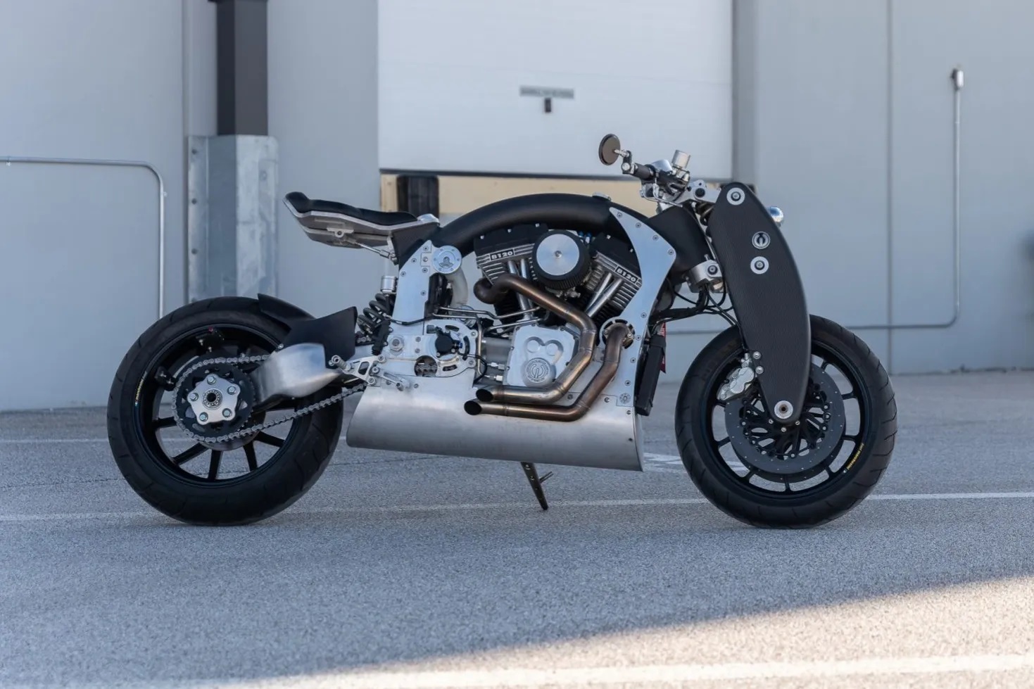 The Legendary Sugar Bear Springer Front End on a '76 Shovelhead