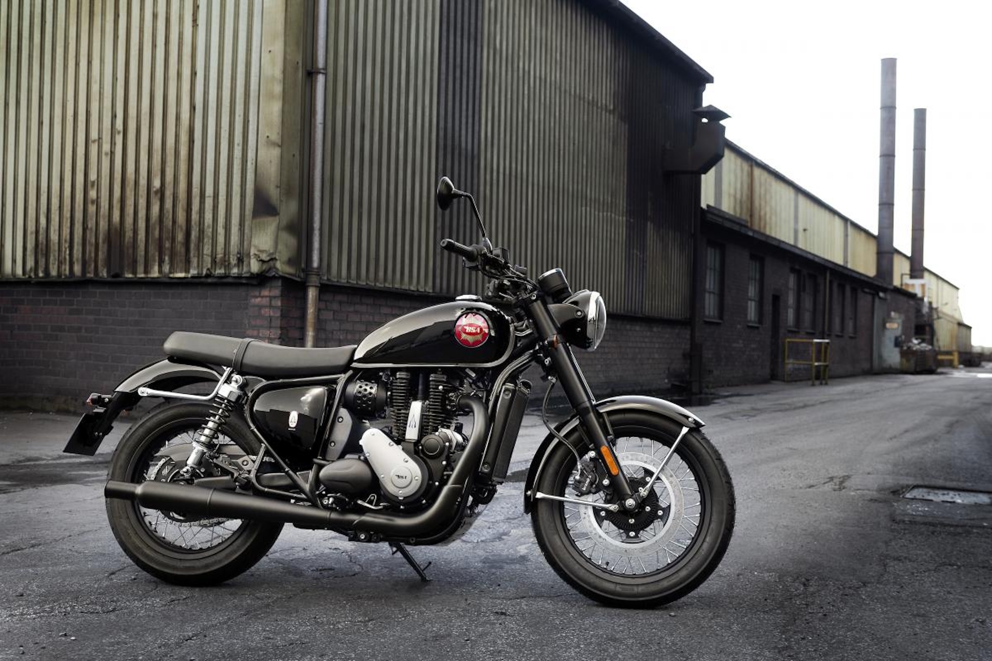 BSA’s Gold Star Now Comes in “Shadow Black” webBikeWorld