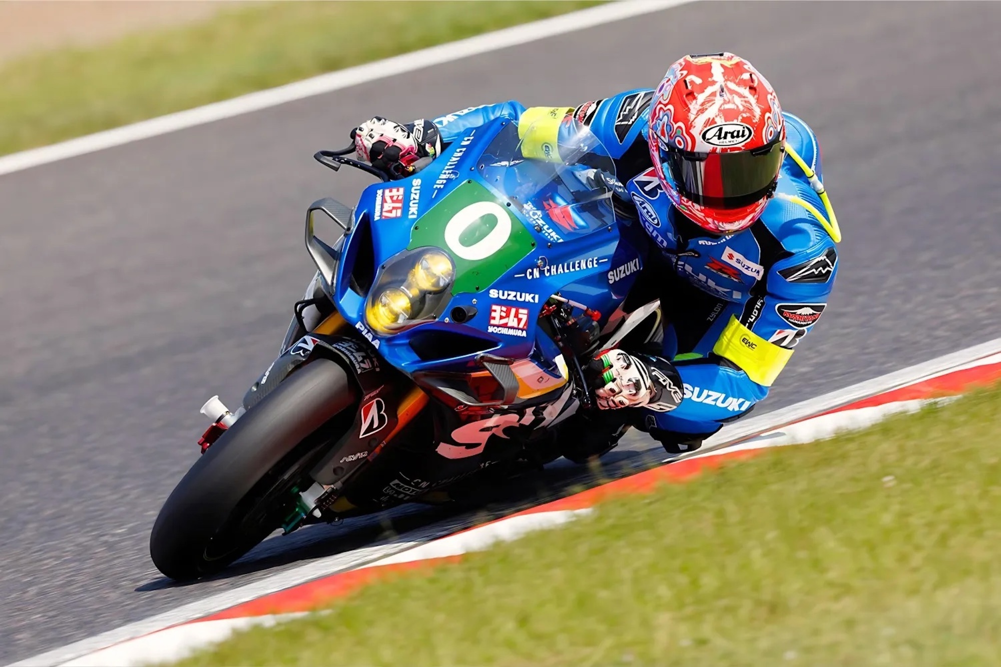 A view of Suzuki's experimental bio-fuel gixxer. Media provided by Visordown.