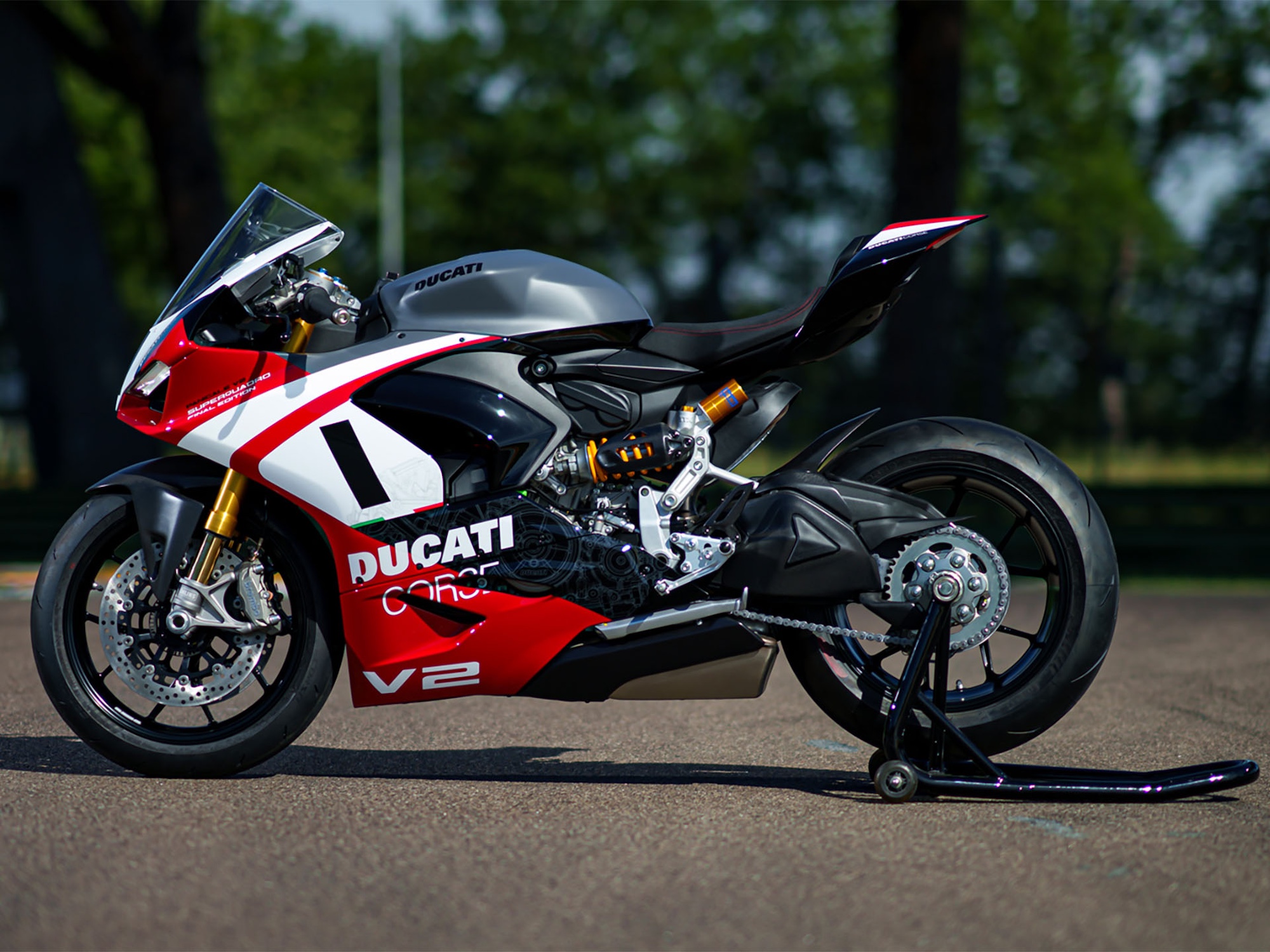 A 2025 Ducati Panigale V2 Superquadro Final Edition.